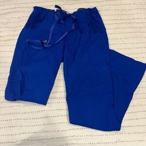 Koi Scrubs 👩‍⚕️